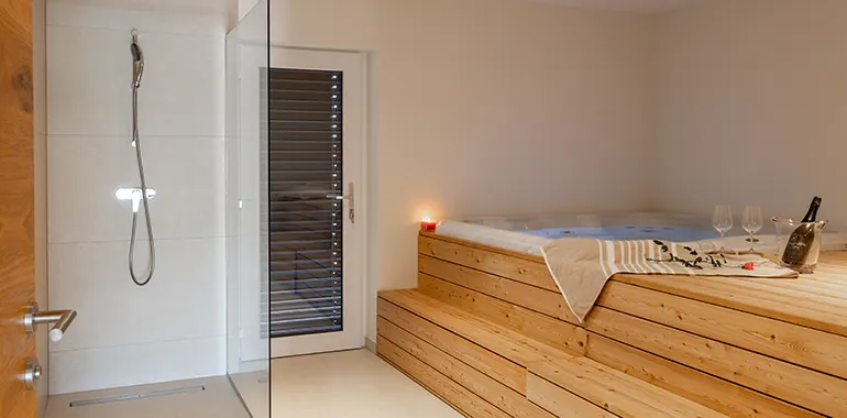 Wellness Marof jacuzzi